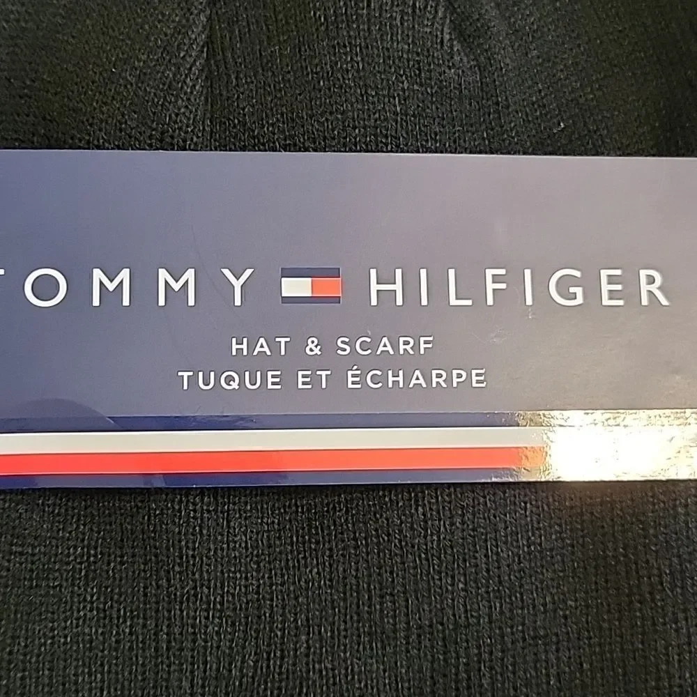 TOMMY HILFIGER 2-PIECE BLACK HAT AND SCARF SET, NEW!